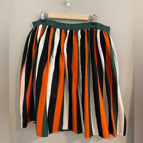 Collectif Jasmine Pumpkin Striped Halloween Swing Skirt - Picture 3 of 8